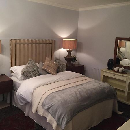 The Fox And Hounds Hotel Oakham Ruang foto