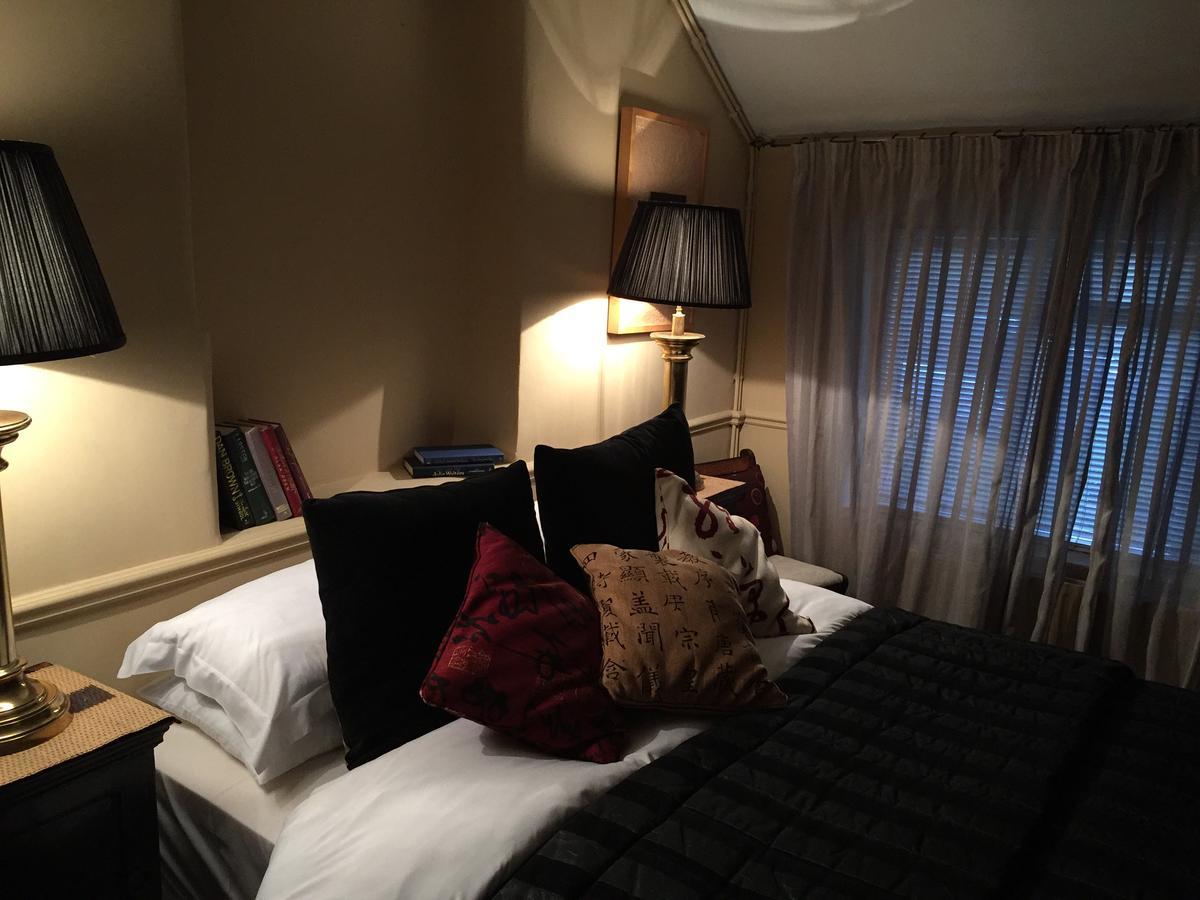The Fox And Hounds Hotel Oakham Bagian luar foto