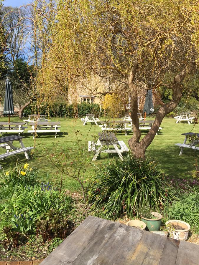 The Fox And Hounds Hotel Oakham Bagian luar foto